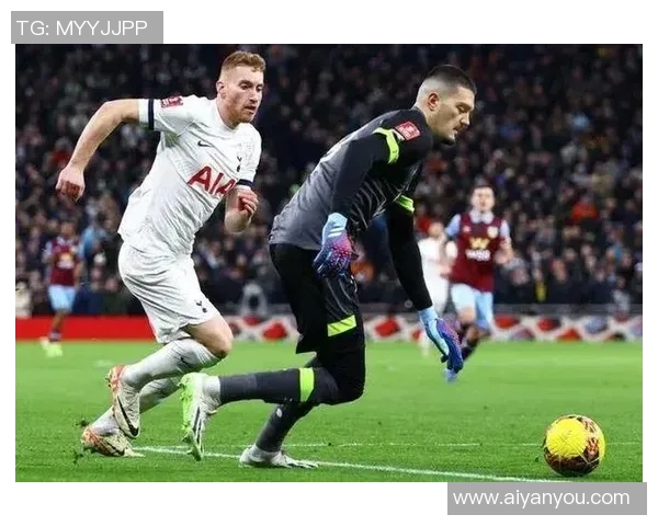 热刺新援表现抢眼,球队士气高涨备战下一场比赛 热刺新援表现抢眼,球队士气高涨备战下一场比赛