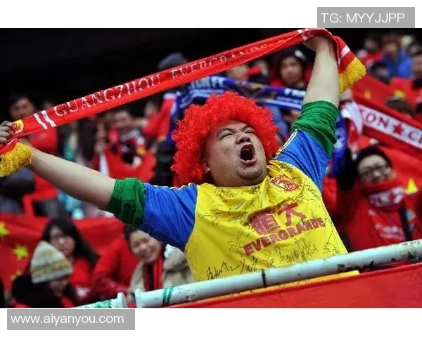 恒大与国安球迷激情对决球场内外的热血与情怀交织