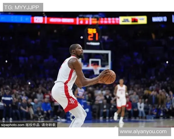 克劳德与杜兰特的对决:谁能在赛场上笑到最后 克劳德与杜兰特的对决:谁能在赛场上笑到最后