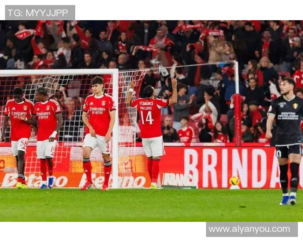 富勒姆主场迎战曼联精彩直播全程回顾与赛后分析 富勒姆主场迎战曼联精彩直播全程回顾与赛后分析